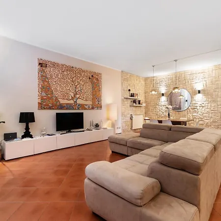 Della Baia Villa Varazze